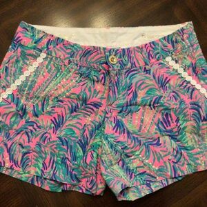 Lilly Pulitzer shorts; size 6; 5” inseam; Callahan